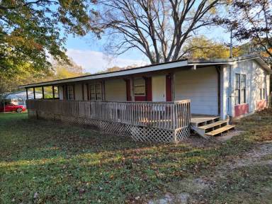 Main picture of 1018 Beck Rd