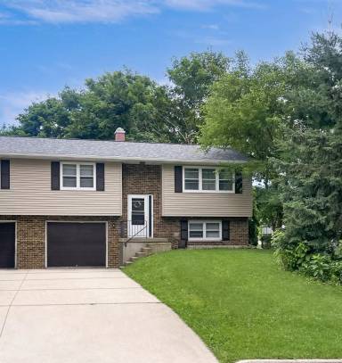 Main picture of 140A Woodview Dr