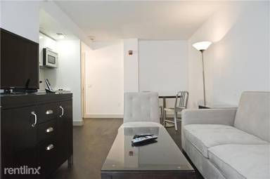 Main picture of 135 W 41st St