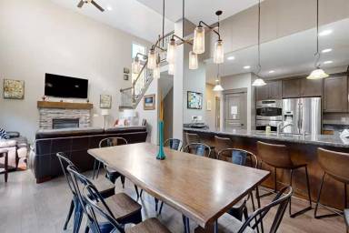 Main picture of 871 Benjamin Pl