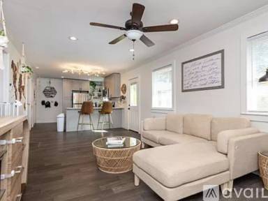 Main picture of 920 Anderson Rd