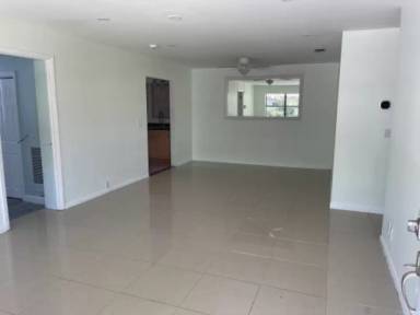 Main picture of 161 SE 28th Ct