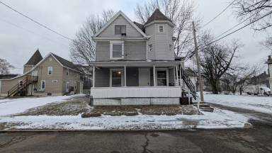 Main picture of 825 7th St NW