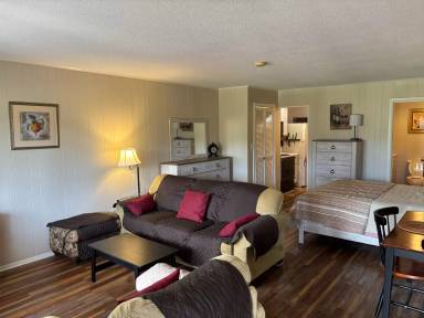 Main picture of 7 Foxfire Blvd