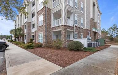 Main picture of 100 Gateway Condos Dr