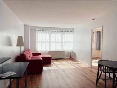 Main picture of 520 E 72nd St Apartments