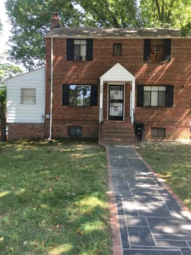 Main picture of 2109 Ingraham St