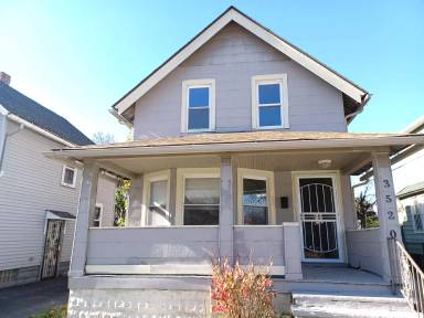 Main picture of 3520 E 105th St