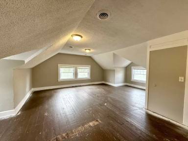 Main picture of 3830 Warwick Blvd