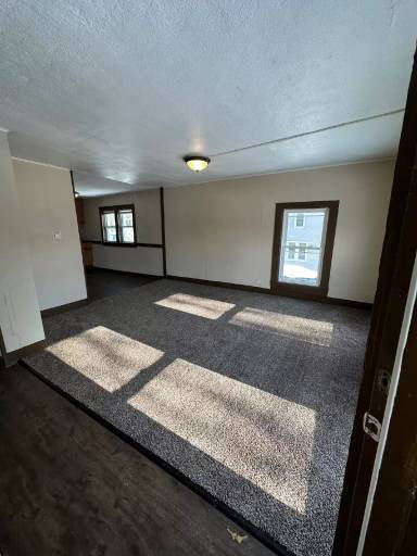 Main picture of 171 1/2 Linn St