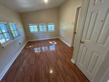 Main picture of 4200 W 22nd St