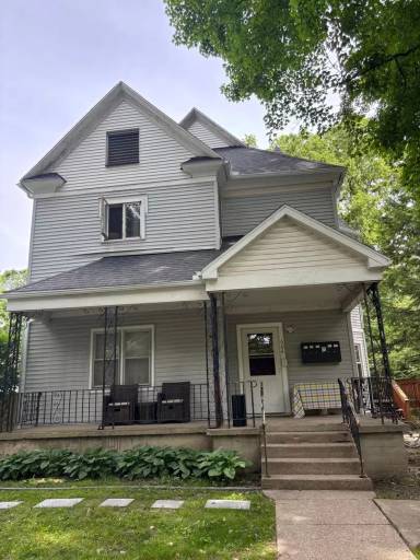Main picture of 604 W Main St