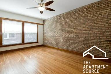 Main picture of 4124-4132 N Sheridan Rd