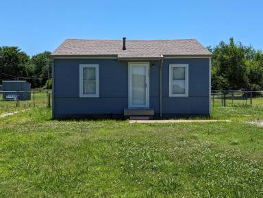 Main picture of 1662 E 72nd St N