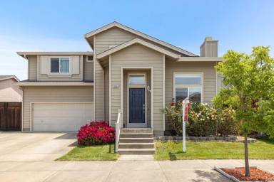 Main picture of 2432 Jadeite Way