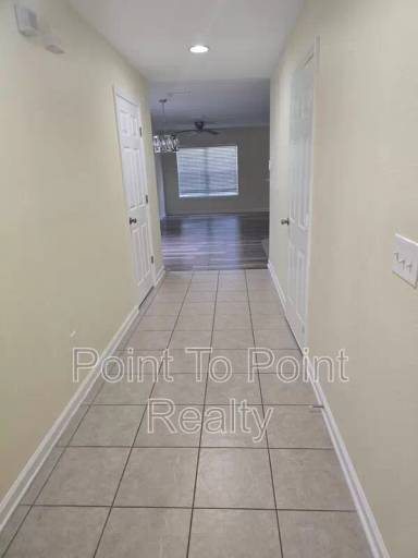 Main picture of 811 S Black Cherry Dr