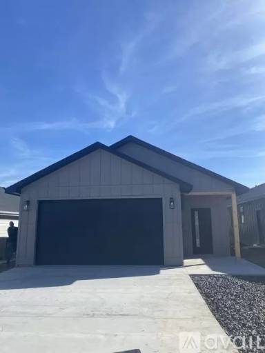 Main picture of 4066 Quinn Dr NE