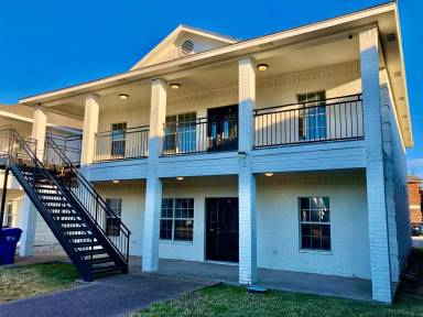 Main picture of 1506 James Ave