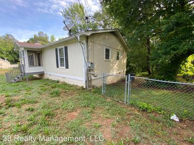 Main picture of 2626 Highway 101 N