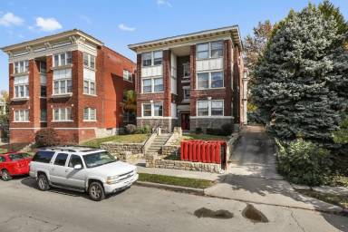 Main picture of 4111 Walnut St