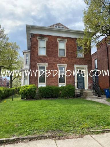 Main picture of 601 W Wayne St
