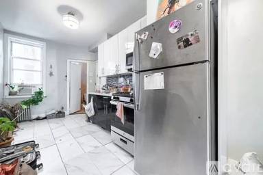 Main picture of 853 Saint Johns Pl