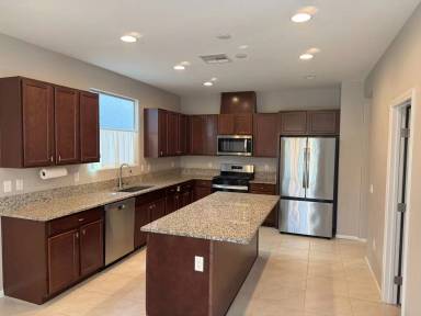 Main picture of 18 Pivot Ave