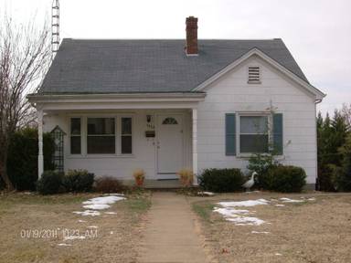 Main picture of 1422 E 3rd St