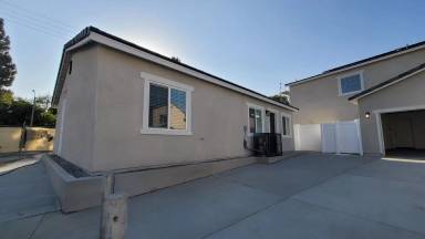 Main picture of 2285 Chestnut St