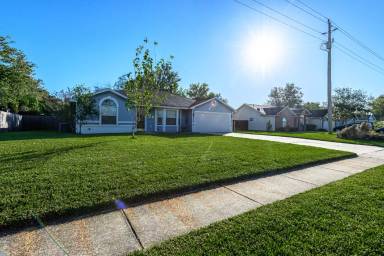 Main picture of 2012 Farm Way