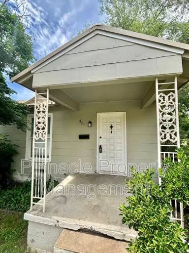 Main picture of 1718 Live Oak St