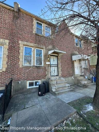 Main picture of 6039 Large St