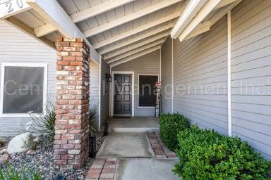 Main picture of 208 Newberg St