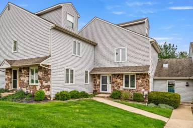 Main picture of 302 Pinebrooke Cir