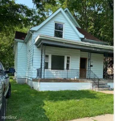 Main picture of 823 W McClure Ave