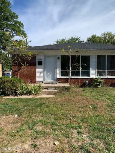 Main picture of 2085 Ackley Ave