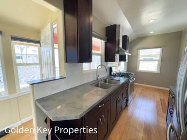 Main picture of 903 Tait St