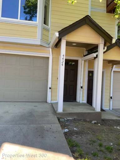 Main picture of 4413 NE Nicholson Loop
