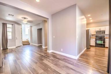Main picture of 7572 Swan Cove Ct