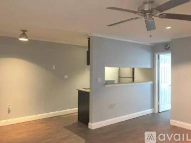 Main picture of 1301 S Howard Ave