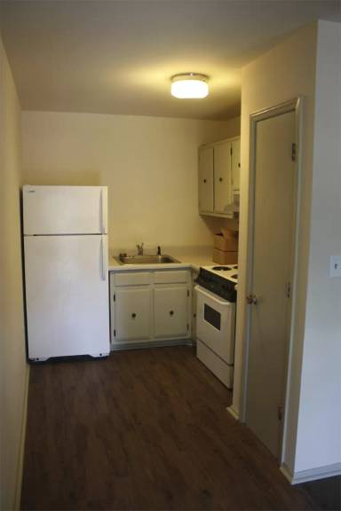 Main picture of Cloverhurst Apartments - 4