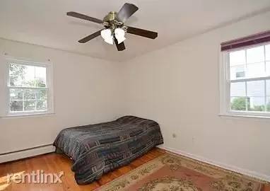 Main picture of 386 W Valley Forge Rd