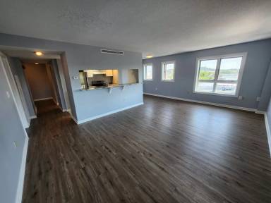 Main picture of 165 Cottage St