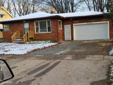 Main picture of 5711 Harrison Ave