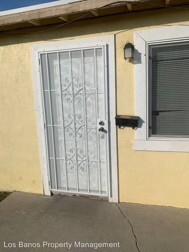 Main picture of 1695 Oliver St