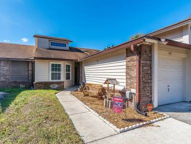 Main picture of 8013 Marseilles Dr