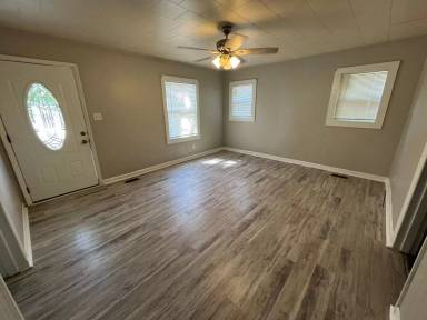Main picture of 320 Willow St