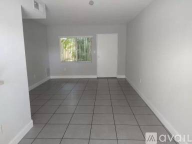 Main picture of 3315 W Horatio St