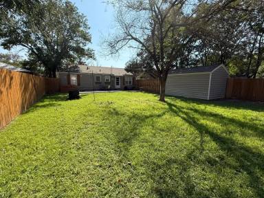Main picture of 2608 32nd St