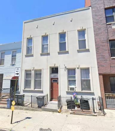 Main picture of 377 Palmetto St